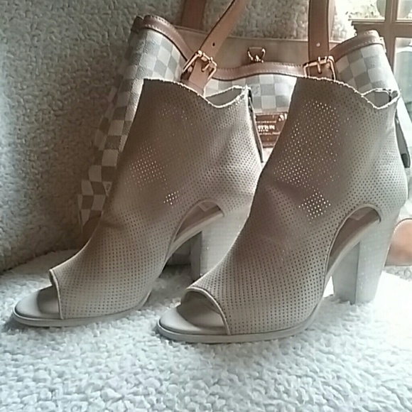 Dolce Vita Shoes - dolce vita bootie sandles New